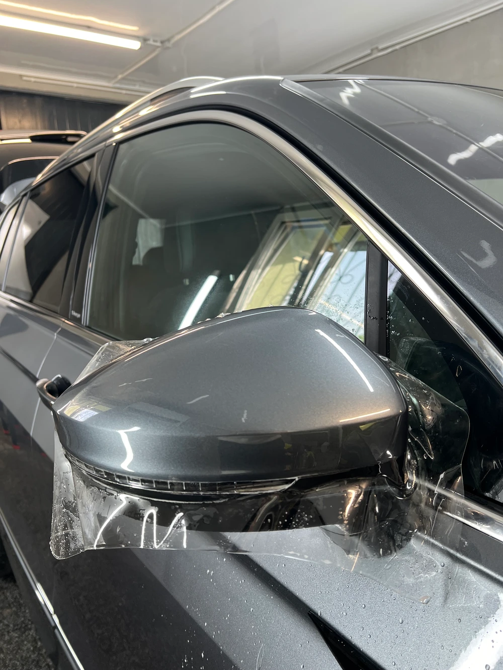 Proces korekty lakieru - usuwanie rys i zmatowień